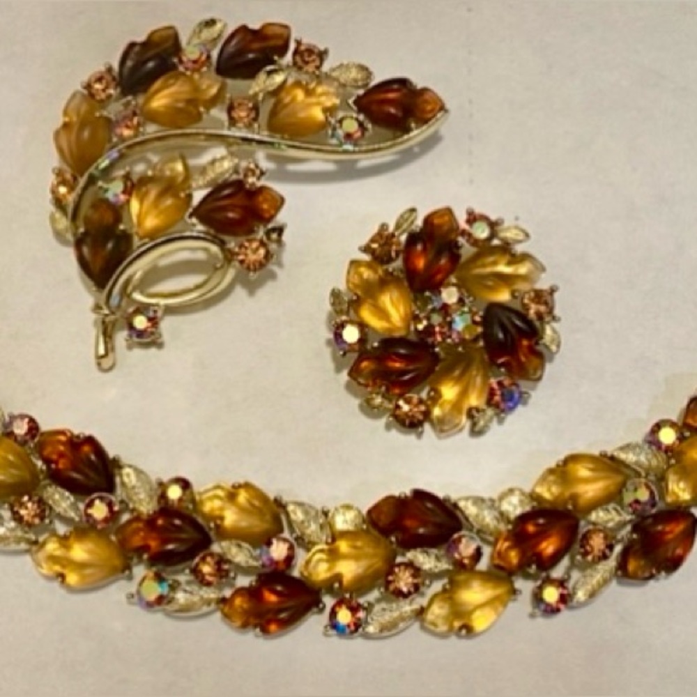 LISNER Signed Molded Jelly Lucite Brooch & Bracelet Designer Set - Vintage.